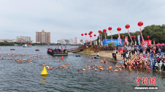 ���(d��ng)�F(xi��n)��(ch��ng)����Ӿʿ��������ˮ����ʯ���� �z