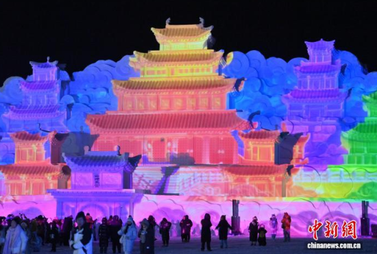 12��26���������L(zh��ng)��ɽ��ѩ��桰�����m����ʽ������������ �z