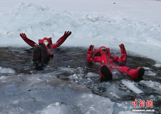 2��5��������ʡ�L������һ�(xi��ng)��(d��)�صı����(xi��ng)Ŀ���������ο�ǰ���w�(y��n)���ڇ�(y��n)������������c��������Ŀ�ļtɫ�����b������ȻƯ���ڱ���֮�ϣ����܄e�µı�ѩ��Ȥ�������� �z