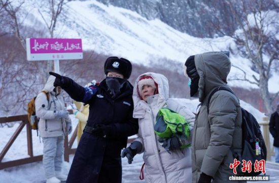 ���軨Ů�Ӿ���(w��)�(du��)���ڜ�Ȫ�V�����ο�ָ�����[·�������w�� �z